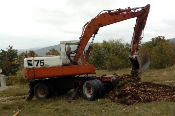 Dana 5. oktobra 2018. godine iskopani su temelji za crkvu  Sabora Svetog arhangela Gavrila. Bagerom je upravljao Tomica Samardžić a kamionom za odnošenje zemlje Luka Samardžić. Troškove angažovanja mehanizacije donirao je Goran Bošnjak.